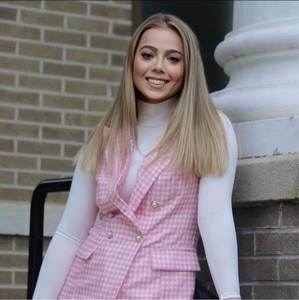 Meet your Posher, Makayla